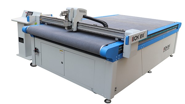 旅行包休閑包裁剪機，全自動皮革箱包切割機