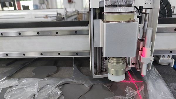 皮革裁剪機(jī)