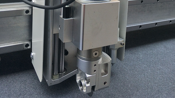 雨傘布裁剪機(jī)